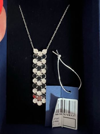 Collier Swarovski neuf
