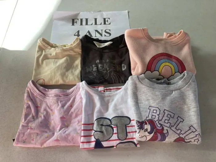 Lot fille 4 ans