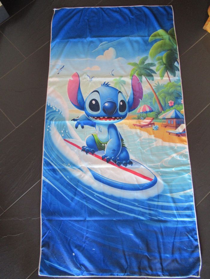 Serviette de plage Stitch neuve (drap de bain)