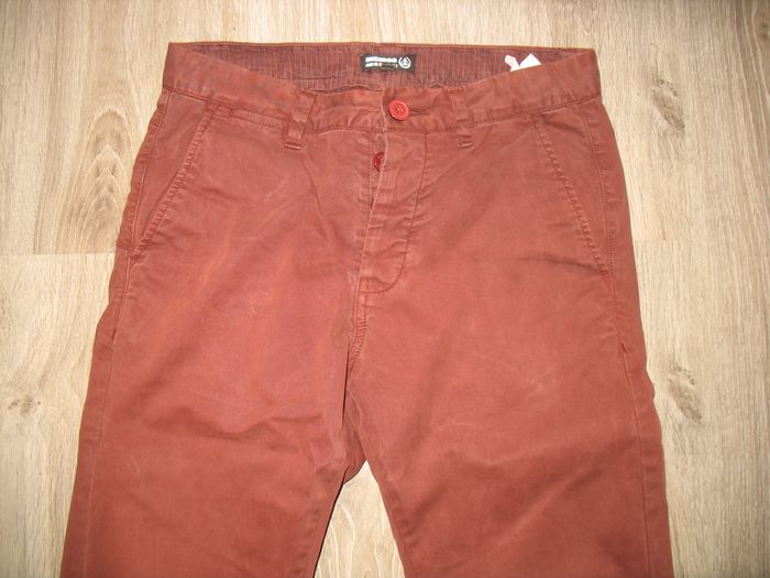 PANTALON SLIM BORDEAUX "BIZZBEE" - TAILLE 34 - n°01 - photo numéro 4