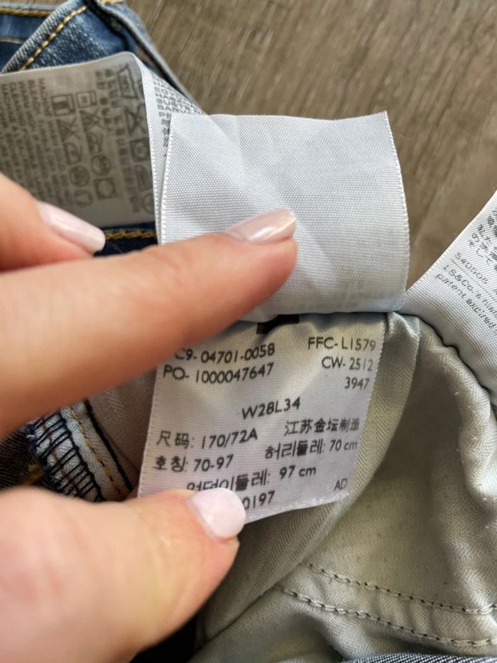 Jean levi’s slim taille 28 - photo numéro 4