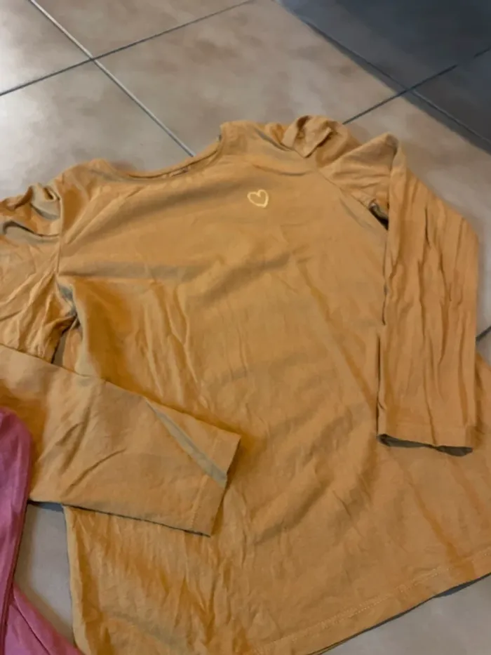 Lot 2 t shirts fille 12 ans - photo numéro 5
