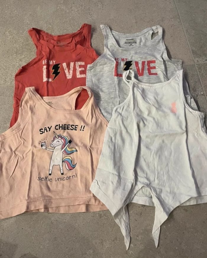 Lot de 4 débardeurs taille 36 mois