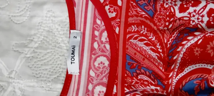 Tunique poncho manches papillon volantées motif floral rouge femme Taille 2 Toumaï - photo numéro 13