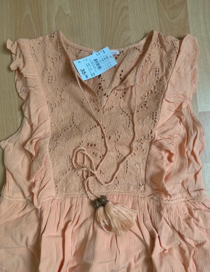 Robe volantée neuve - photo numéro 2