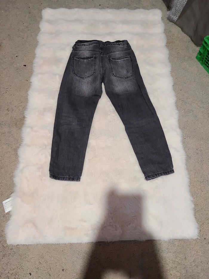 Jeans 👖 troué - photo numéro 2