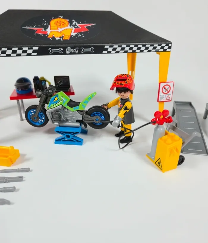 Playmobil Atelier de réparation moto - photo numéro 2