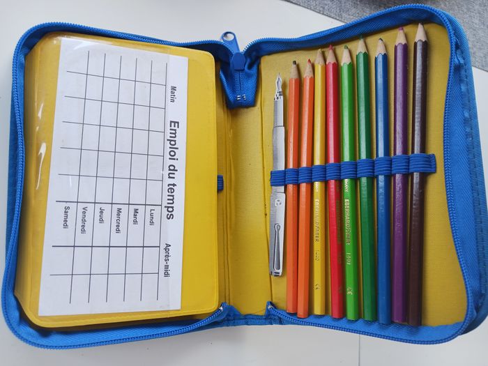 trousse multicolore garnie - photo numéro 3