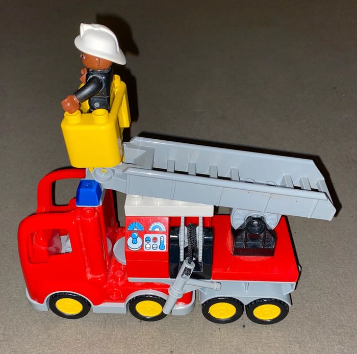 Duplo 10592 Fire truck - photo numéro 2