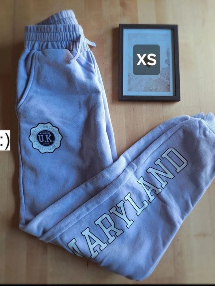 Survêtement de sport pour femme taille XS Marque Kiabi très bon état