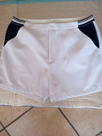 👵short polyester bleu marine blanc T50/52