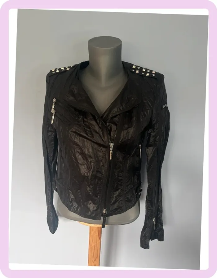 Veste courte noire Airfield taille 40 – Effet clouté épaules