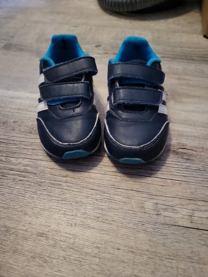 Baskets garçon Adidas taille 23 - photo numéro 2