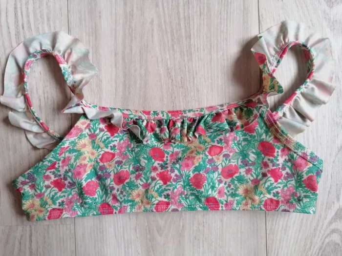 Maillot de bain Cyrillus 
Liberty 
Taille 10 ans 
Très bon état - photo numéro 5