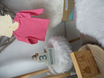 Jolie t shirt manche longue rose uni tissaia bébé fille 3 mois