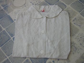 chemisier broderie anglaise taille 1 an