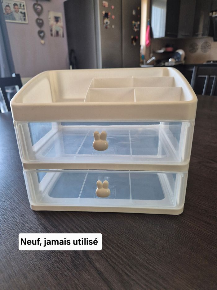 Rangement maquillage