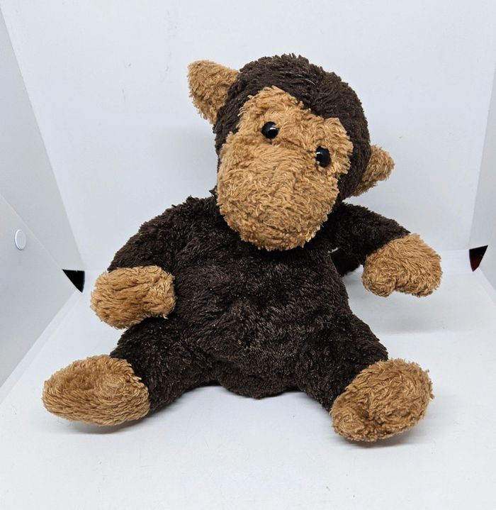 Singe.
Hauteur : 19cm.