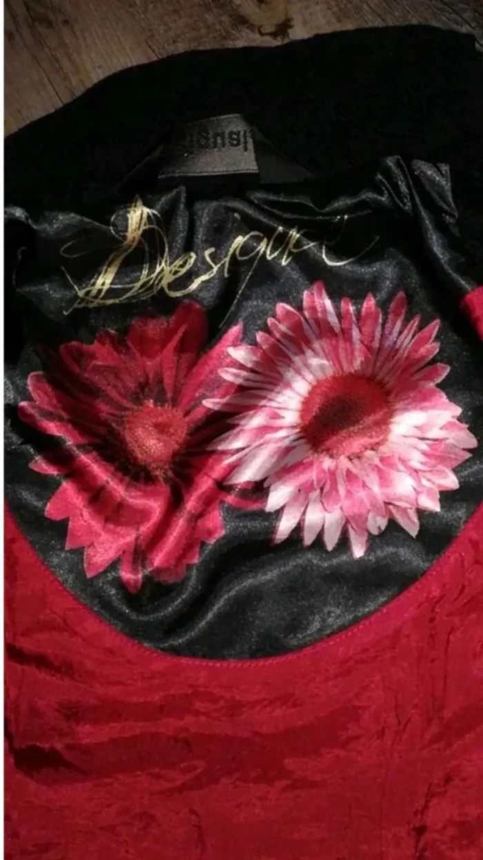 Veste noire motif fleurs - photo numéro 2