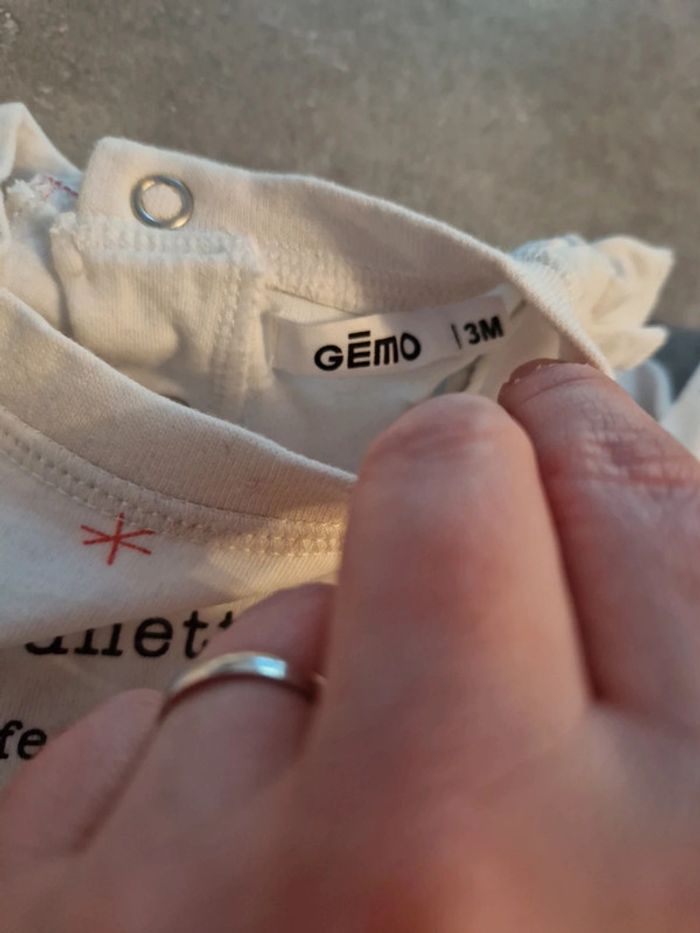 Lot 3 grenouillères bébé fille sans pied blanc motifs T3mois TBE obabi gémo - photo numéro 3