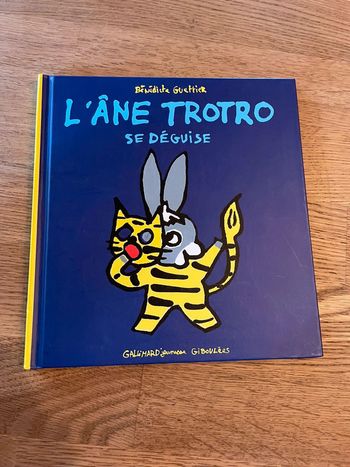 Livre L’âne Trotro se déguise