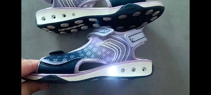 Sandales lumineuses Geox fille en 30 - photo numéro 3