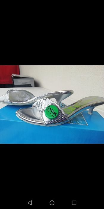 Mules d'intérieur neuves  P. 36