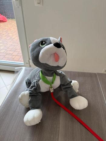 Les Peppy Pups toufous Chien bulldog gris