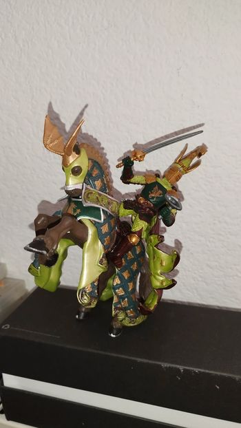 Figurine Papo cimier maîtres des armes Figure Weapons Master knight chevalier