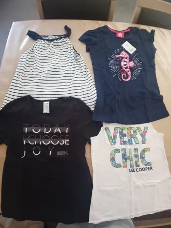 4 hauts fille 10 ans dont un Neuf avec étiquette