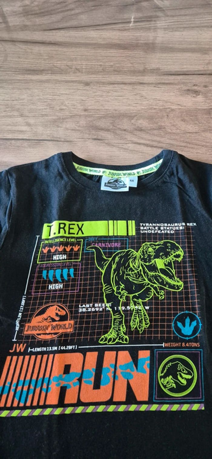 Tee-shirt jurassic world 6 ans - photo numéro 2