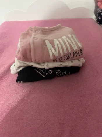 Lot de 3 pyjamas taille naissance