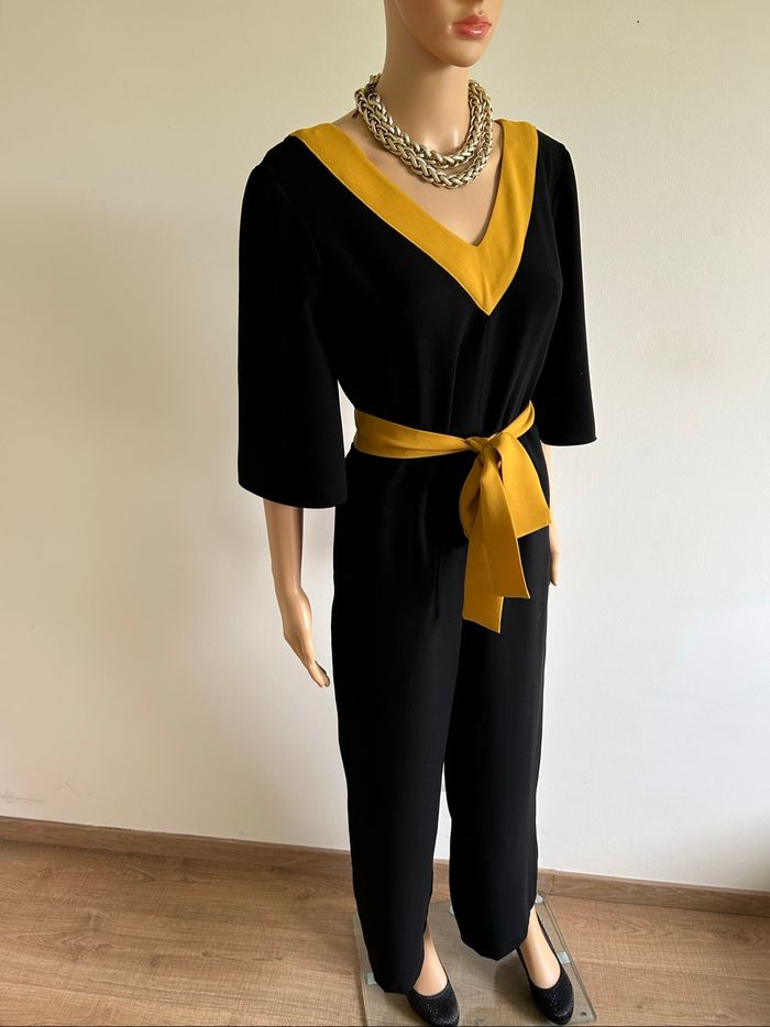 Combinaison noire et jaune CTN Collection taille 36 jamais portée - photo numéro 2