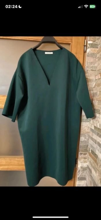 Robe verte Zara, taille M. Couleur sapin