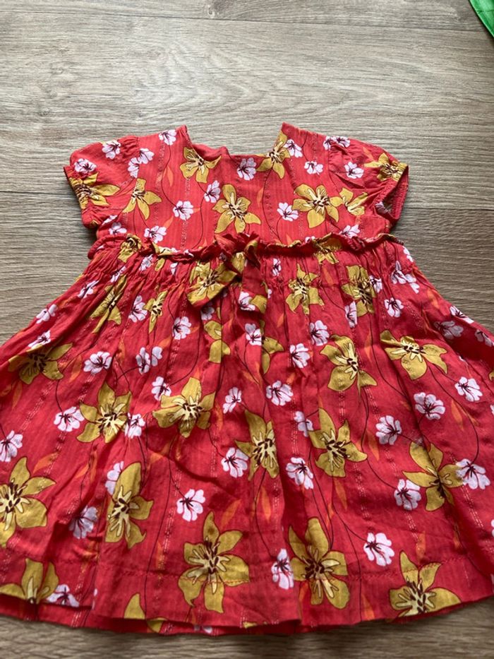 Robe à fleurs - photo numéro 2