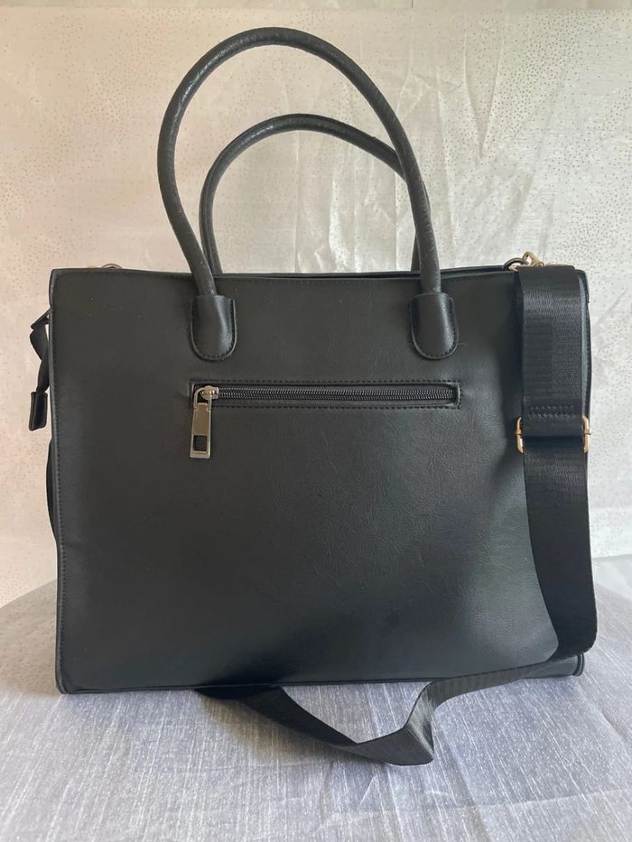 Joli sac noir, pompon - photo numéro 6