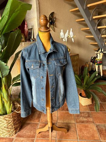 Veste en jean neuve taille unisexe 40/42 de la marque 3 suisses collection