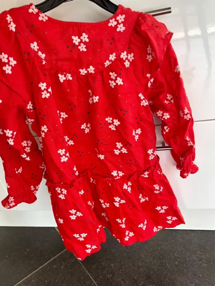 Robe rouge à fleurs - photo numéro 3