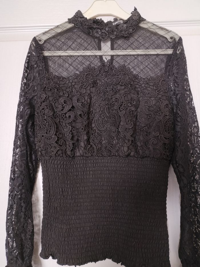 Haut blouse à dentelle noir taille M - photo numéro 2