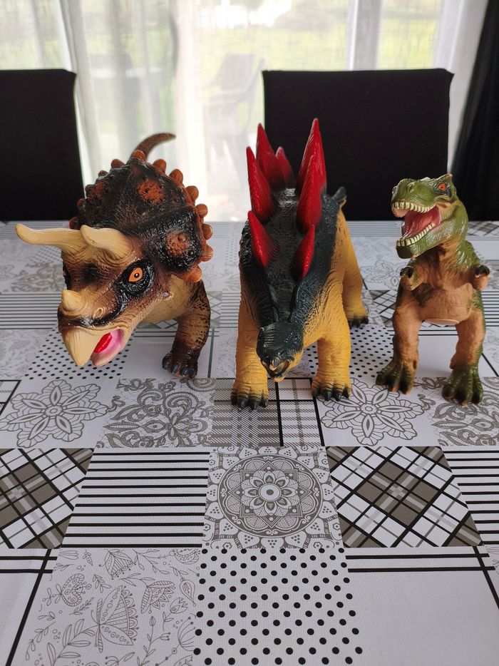 Lot gros dinosaures - photo numéro 2
