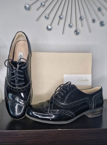Mocassins vernis noirs Marque Clarks taille 39,5