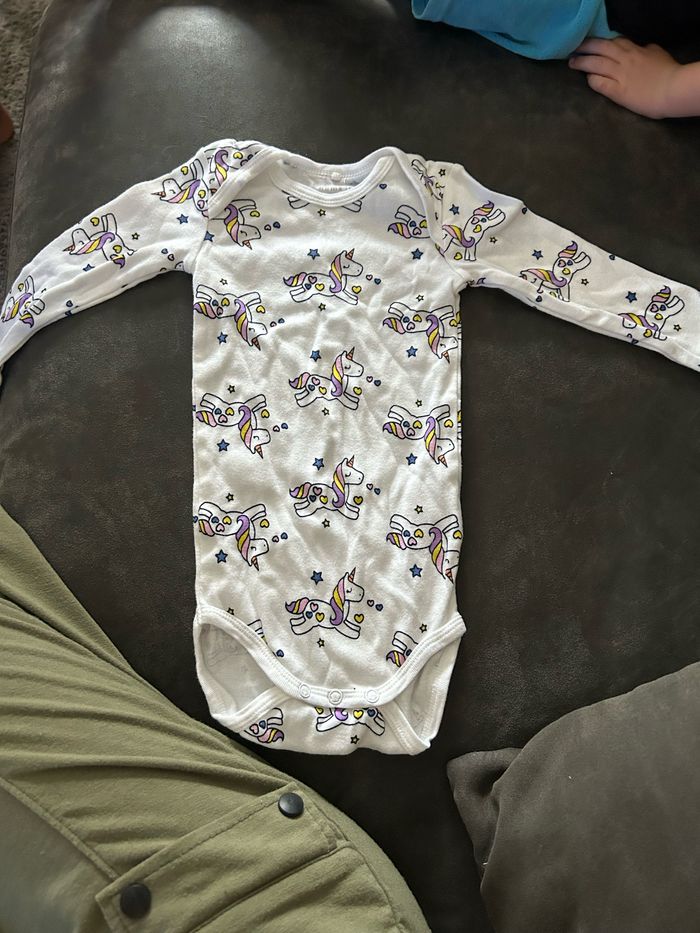 Lots de 10 vêtement bébé de 9 à 18 mois - photo numéro 5