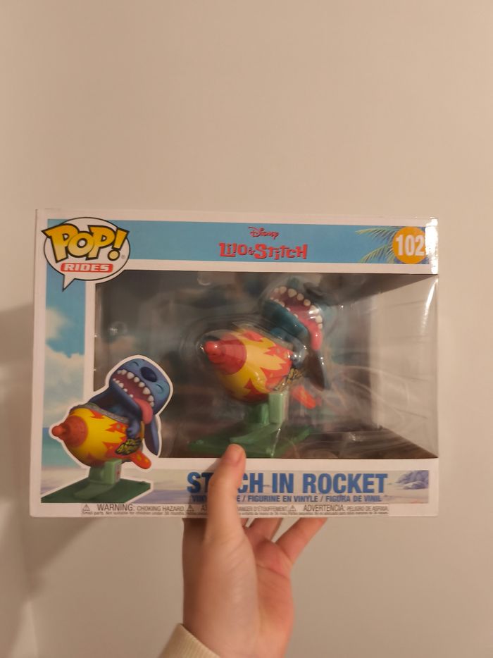 Funko pop figurine in rocket 102 Disney stitch