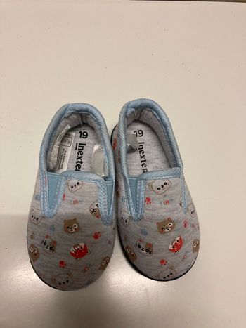 Chaussons taille 19