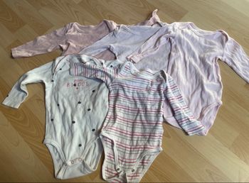 Lot body fille 9 mois 
