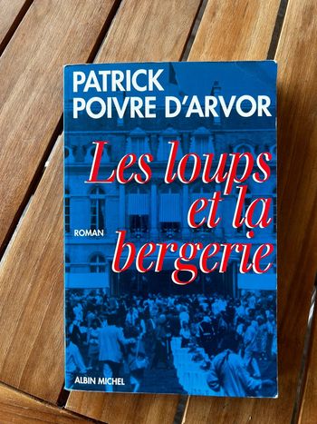 Livre Les loups et la bergerie