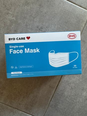 Boite de 50 masques chirurgicaux. Neuve
