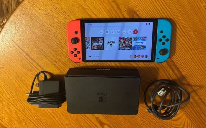Console Nintendo Switch oled - photo numéro 2