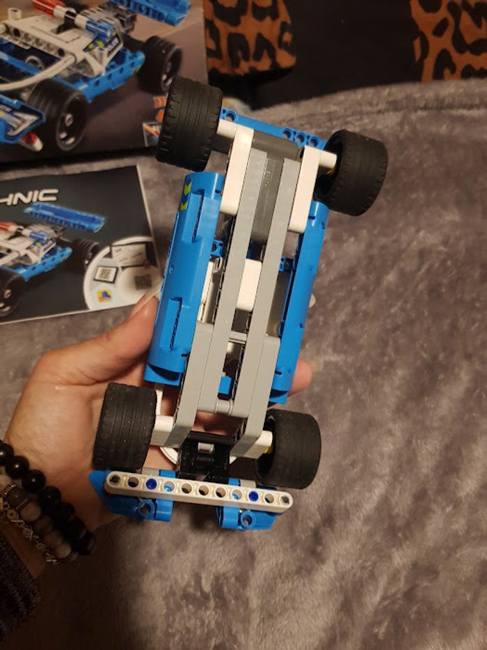 Lego Technic - 42091 - Voiture de police - photo numéro 3