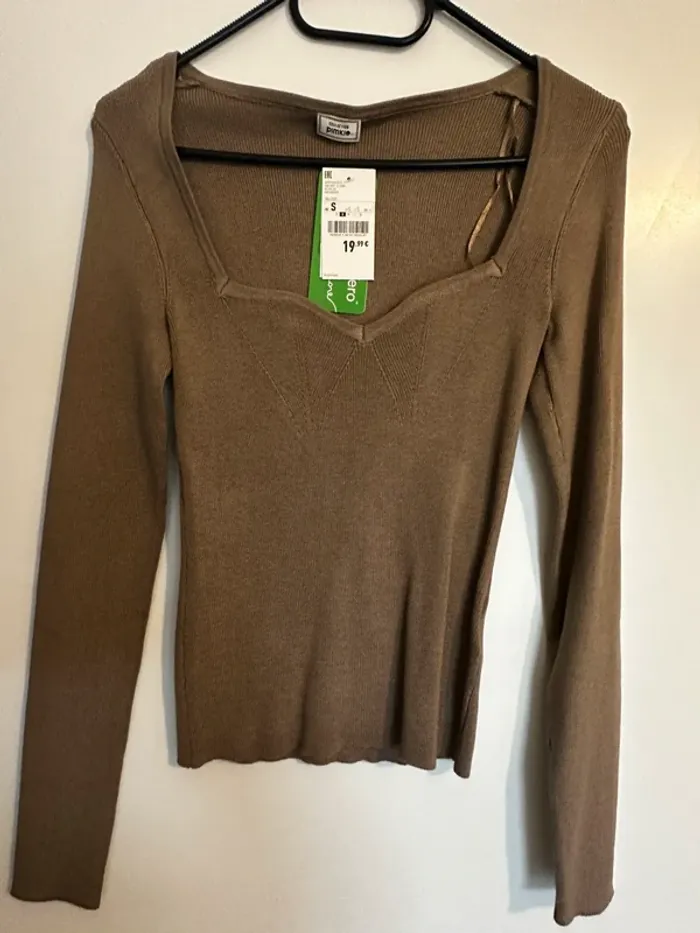 Haut manches longues décolleté en W